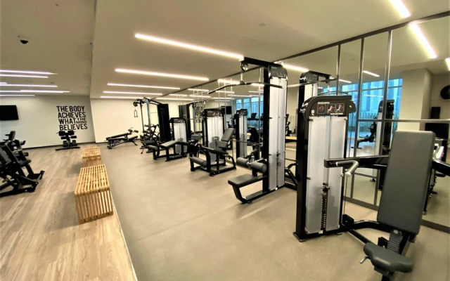 Luxurious Beach front Apt with balcony Dubai Marina