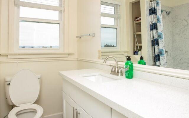 Arboretum View- Evergreen