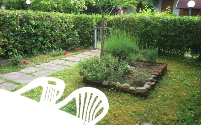 Apartment With Private Garden