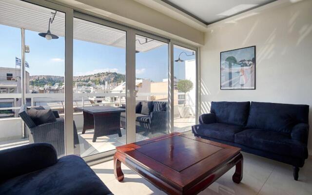 Unique 3 bedrm 3 bathrm apt - Acropolis views! SG69