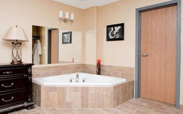 Paradise Inn & Suites Valleyview