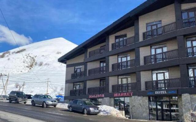 Hotel Qumli Apartment 210