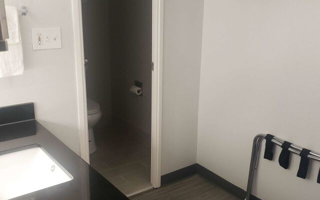 Motel 6 Mobile, AL – Airport Blvd