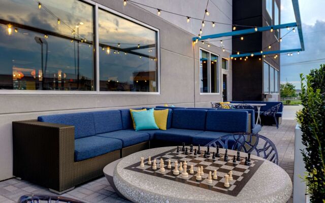 Tru by Hilton Grantville, PA