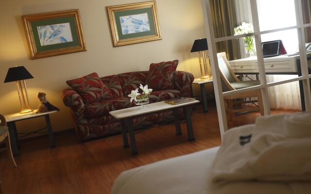 Suites del Bosque Hotel