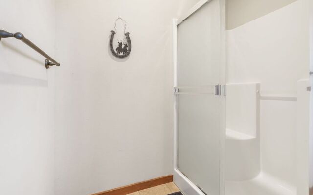 Kemper's Cabin by Silver Dollar City - Ideally Located