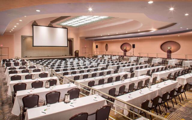 Hilton Cincinnati Netherland Plaza