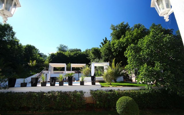 Villa Garden