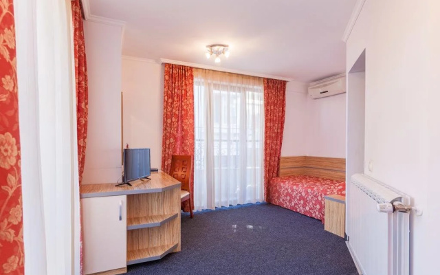 California Hotel
