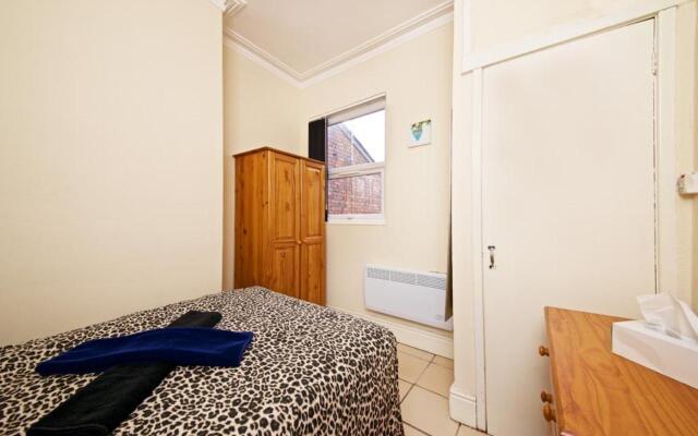 Liverpool City Stays - Economy room - Close to City Centre AA