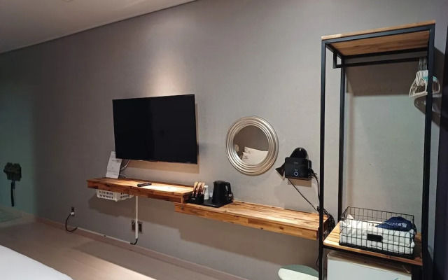 Tongyeong Bridge Hotel