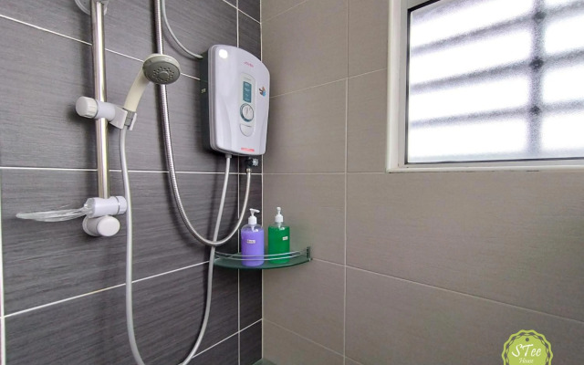 Oscar 4 pax- Mount Austin-Netflix -Ikea Toppen-Jusco