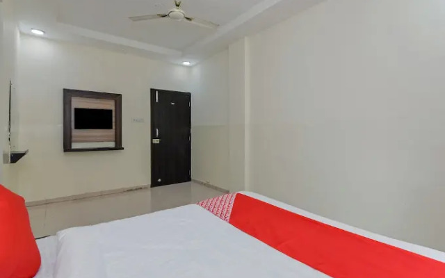 Krishna Palace Guest House by OYO