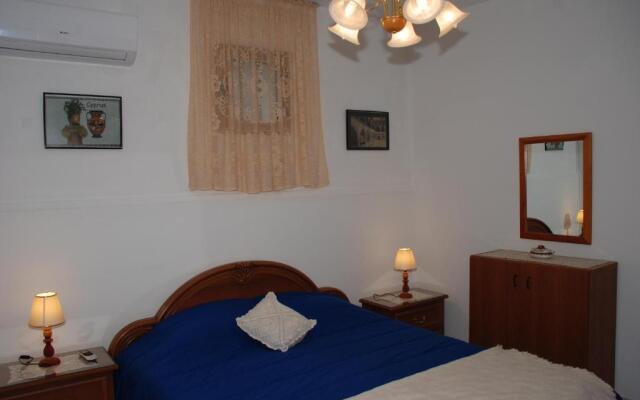 Kanarinis Apartments