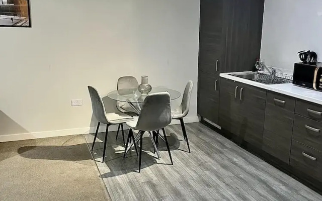 Stunning 2-bed Apartment in Salford