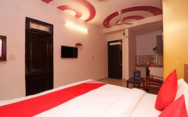 OYO 23302 New Delhi Guest House