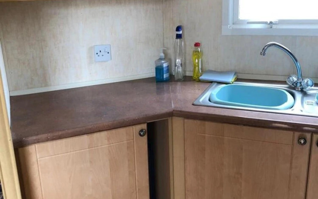Inviting 3 Bedrooms Caravan gas Central Heating