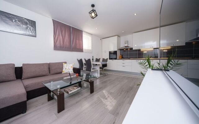 Split City Apartment