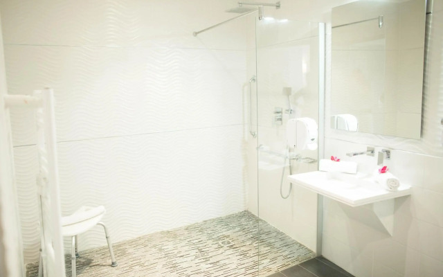 Hôtel Holidays & Work