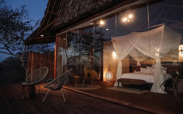 Lions Bluff Lodge