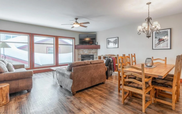 Mountain Time-spacious, Private Hot Tub,great View