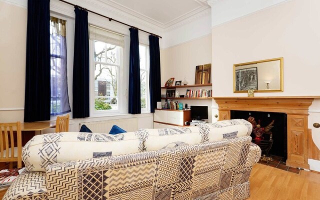 Veeve - Victorian Studio