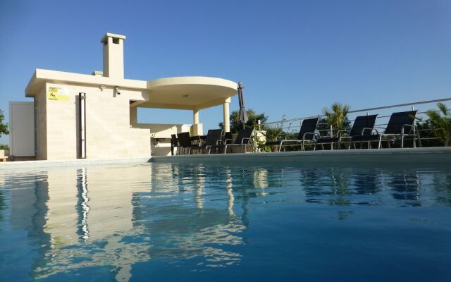 Villa Bachelor