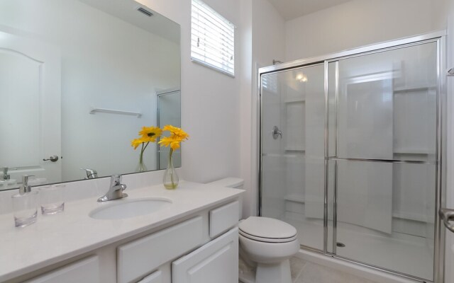 Solterra - 5204 Oakbourne Avenue