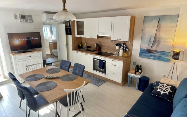Holiday House Baska Hill