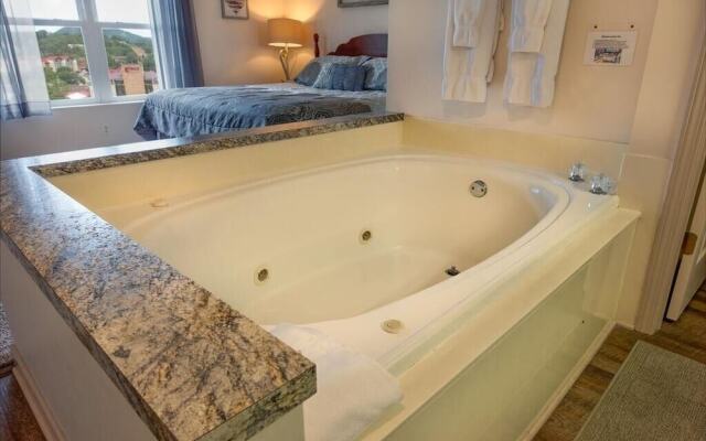 Whispering Pines Condominium 132