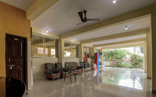 OYO Flagship 14294 De Rest