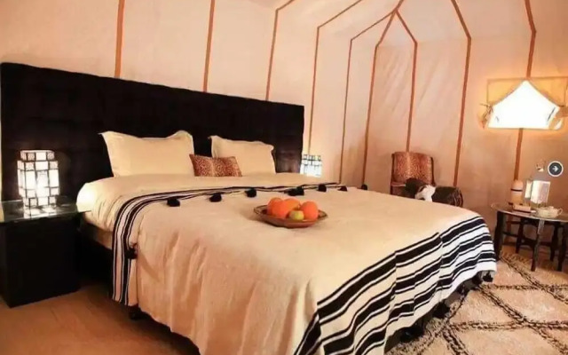 Bivouac Les Dunes De  Chegaga