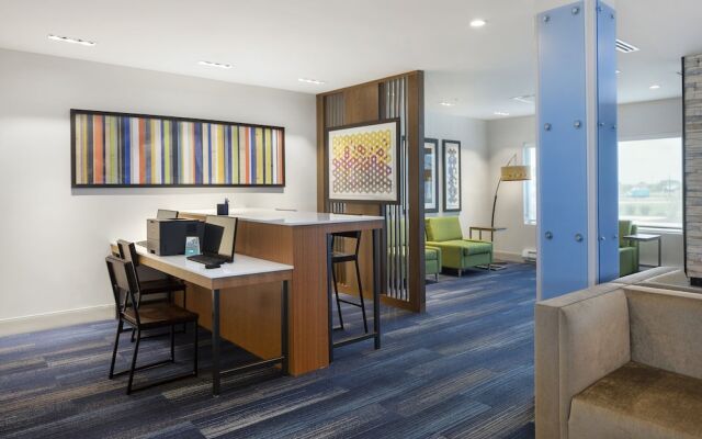 Holiday Inn Express And Suites Bourbonnais East - Bradley, an IHG Hotel