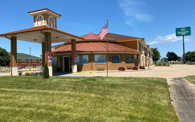 Quality Inn Morton at I-74