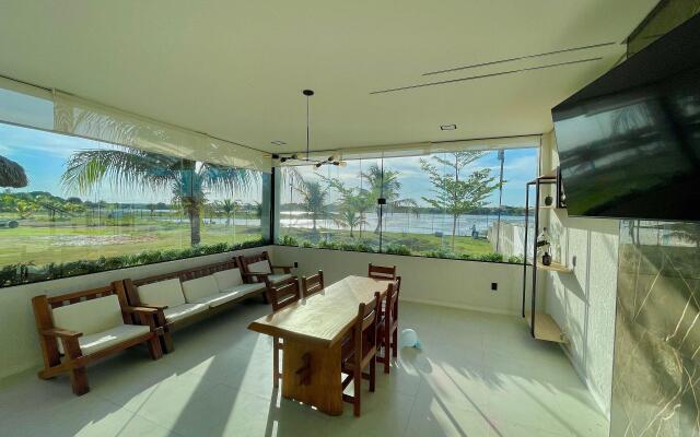 Linda casa na Lagoa do Catu com Pier