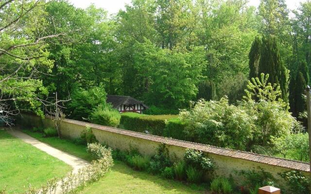 Domaine De Chantemerles