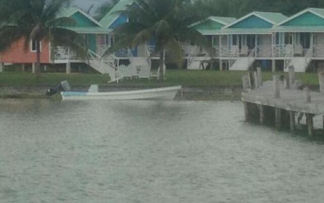 Tilt-TA-Dock Resort Belize