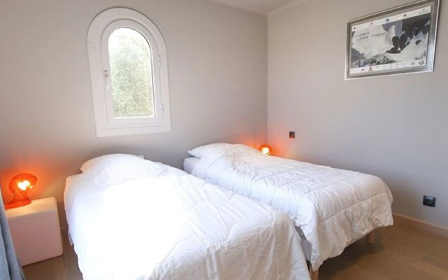 Cheerful Holiday Home in Grimaud With Private Pool