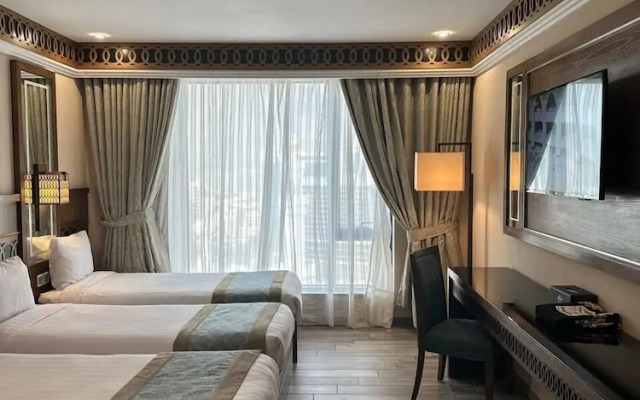 Violet Al Azizia Hotel