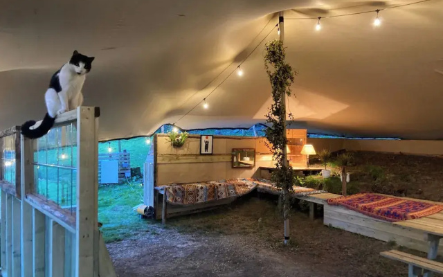 Hapus Hideaway Retreat Site, Sleeps 29