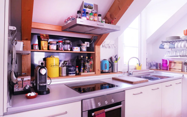 Find Me...Alfama, old quarter