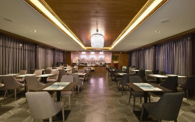 Uher Luxury Resort & Hotel
