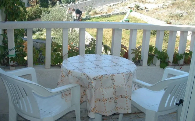 Tonka - 10 m From Beach - A4