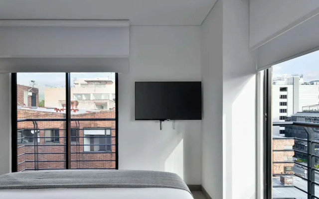 w Illustrious 2BR w Street View in Chapinero