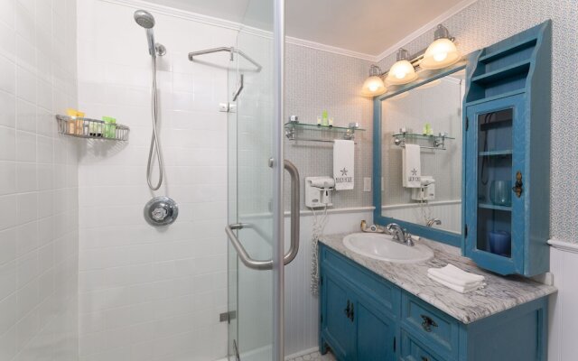 Harbor Knoll Bed & Breakfast