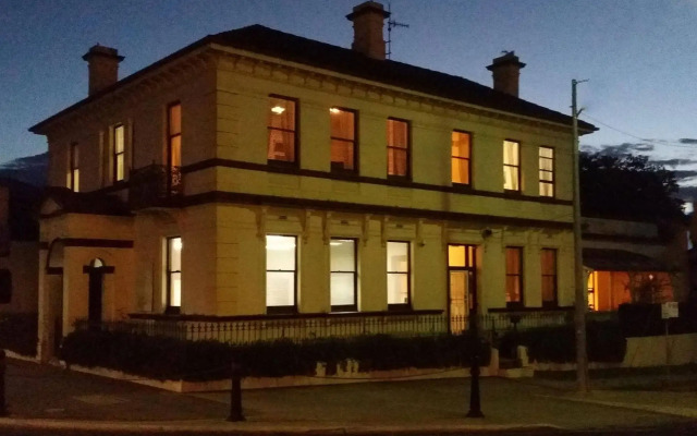 The Bank Guest House Glen Innes