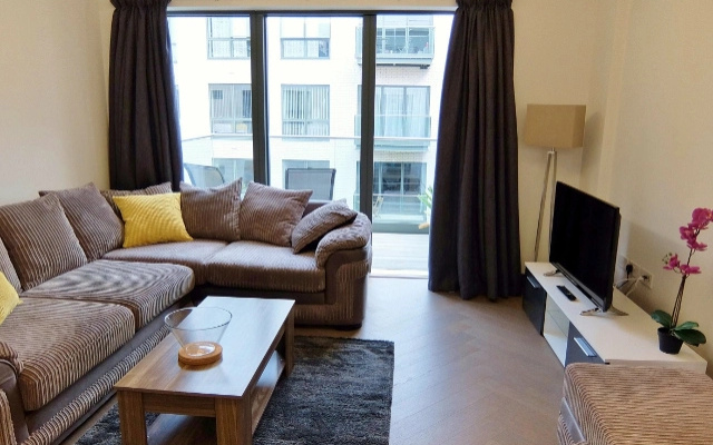 Twickenham Wharf House by Vantage Apartments