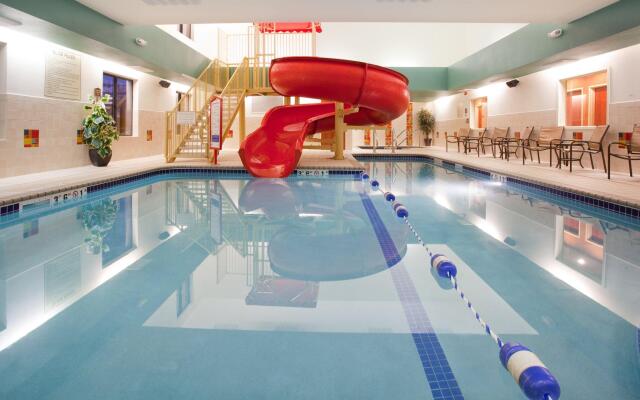 Holiday Inn Express & Suites Loveland by IHG