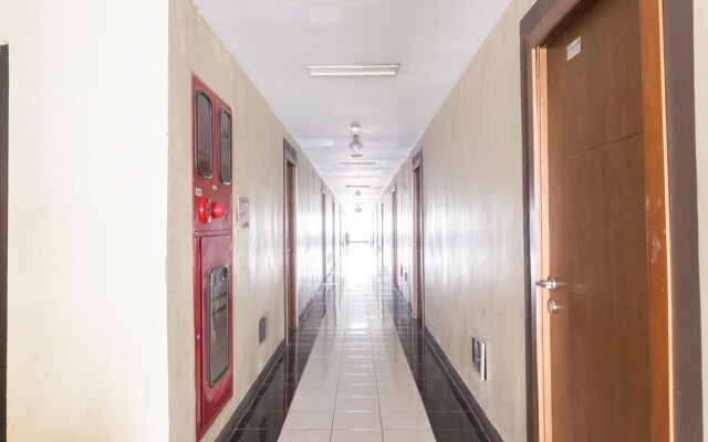 RedDoorz Apartment @ Gateway Cicadas