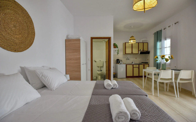 Studio Eva Studios & Apartments-5